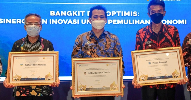 Dorong Perkembangan Desa Digital, Pemkab Ciamis Raih Penghargaan dari Bank Indonesia