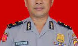 Kapolsek Tamansari Longsor