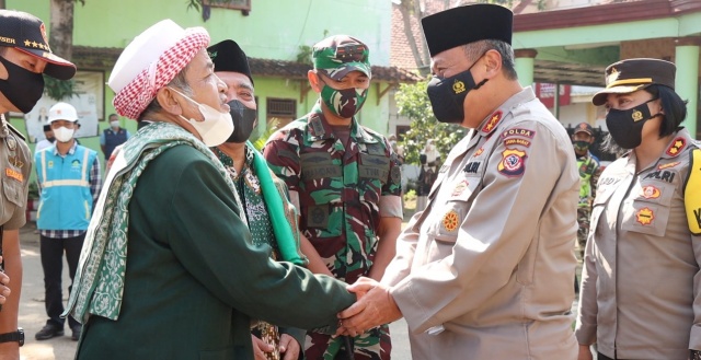 Berkunjung ke Kota Banjar, Kapolda Jabar Bersilaturahmi dengan Tokoh Agama di Ponpes Al-Azhar Kota Banjar