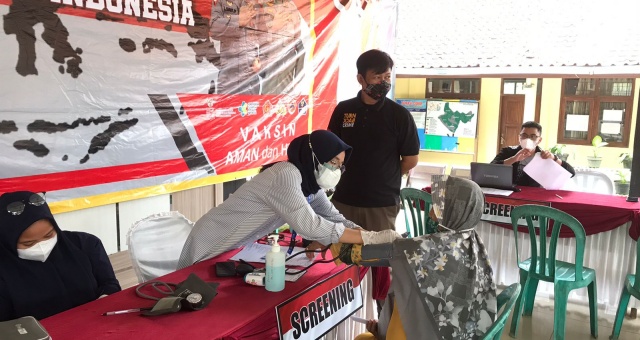 Hari Pertama Gerai Vaksin Tingkat RW di Kujangsari Kecamatan Langensari Berhasil Memvaksin 293 Orang