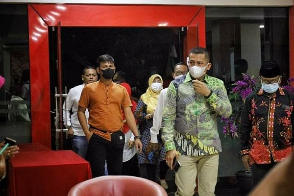 Hebat ! 2023 Kapal Pesiar di Jembatan Pelangi Siap Difasilitasi Pemkab Meranti
