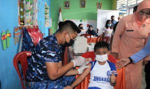 Vaksinasi Anak TK Angkasa Lanud Sam Ratulangi