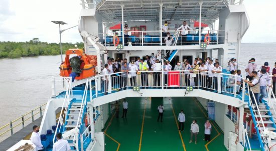 Kemudian untuk menyatukan Kepulauan Meranti dengan provinsi tetangga, Kepulauan Riau, dia juga meminta kedepannya ada armada yang melayani rute Meranti - Karimun dan Batam.