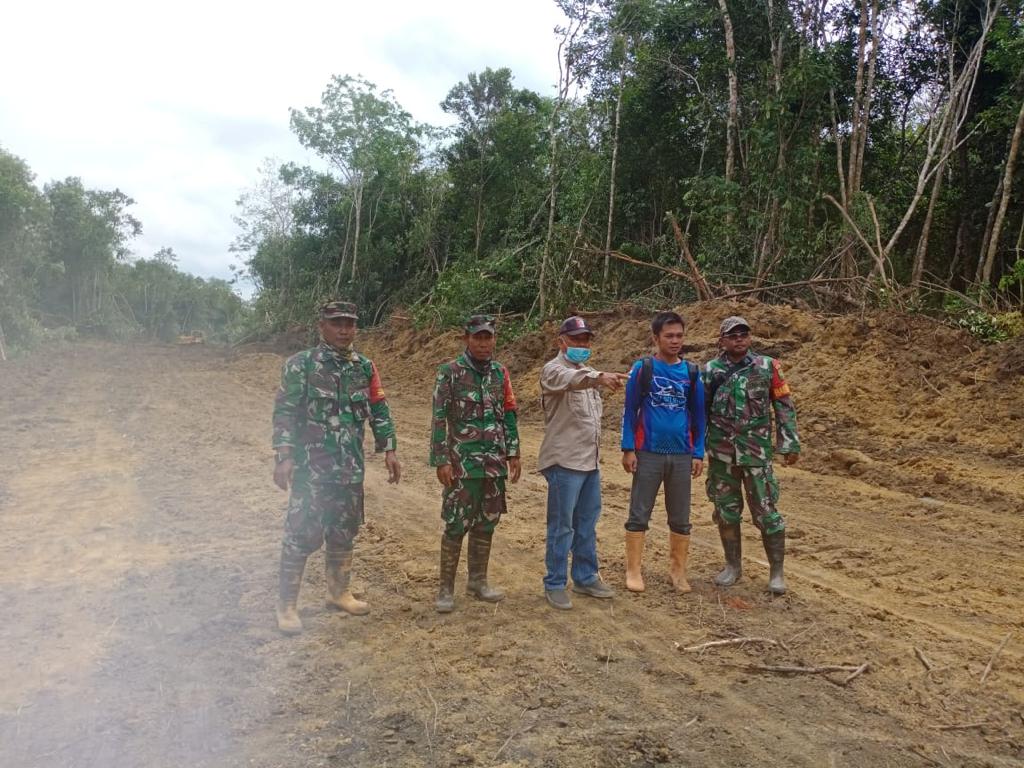 Pemkab OKI dan Prajurit Kodim 0402/OKI Buka Jalan Alternatif, Akses Masyarakat Cengal Makin Mudah