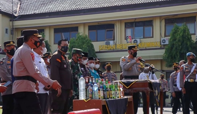 Ratusan Botol Miras Kembali Diamankan Sat Samapta Polres Pekalongan Dalam Operasi Pekat Selama Bulan Suci Ramadhan