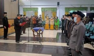 Bupati Tasikmalaya Melantik Dan Mengambil Sumpah 9 Orang Pejabat Pimpinan Tinggi Pratama di Lingkungan Pemkab Tasikmalaya