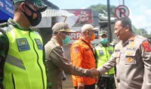 Satpol PP Kab.Tasikmalaya Melakukan Pengamanan Kunjungan Kerja Kapolda Jabar di Kampung Naga