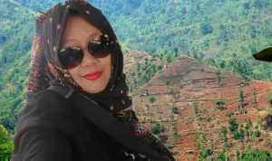 Inilah Sosok Guru “Nyai Tangulun” Ani Suhartini,M.Pd Yang Peduli Terhadap Kelestarian Seni Budaya Sunda Khas Limbangan - Garut