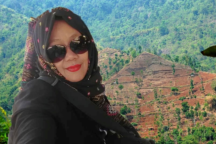 Inilah Sosok Guru “Nyai Tangulun” Ani Suhartini,M.Pd Yang Peduli Terhadap Kelestarian Seni Budaya Sunda Khas Limbangan - Garut