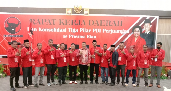 Adil-Asmar Hadiri Rapat Kerja Daerah dan Konsolidasi Tiga Pilar PDI Perjuangan Se-Provinsi Riau