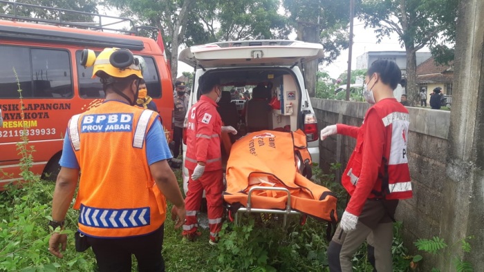 Penemuan Mayat di Jalan Mashudi, Tim Inafis Polres Tasikmalaya Kota Lakukan Olah TKP dan Evakuasi Korban