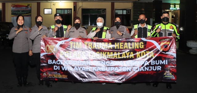 Polres Tasikmalaya Kota Kirimkan Tim Trauma Healing Untuk Korban Gempa di Kabupaten Cianjur