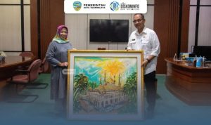 Sekda Kota Tasikmalaya menerima Hibah Lukisan dari Hj.Rukmini Yusuf