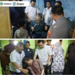 Pj Walikota Tasikmalaya Menyerahkan Bantuan Sosial Kepada Warga Kota Tasikmalaya Berupa Kursi Roda dan Sembako