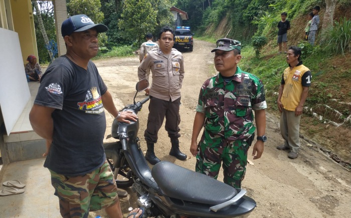 Patroli Sinergitas TNI-Polri, Sambangi Warga Kecamatan Pagerageung, Sampaikan Himbauan Kamtibmas