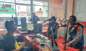 Dalam Rangka Operasi Lilin Lodaya 2022, Sat Binmas Polres Tasikmalaya Kota Sampaikan Himbauan Melalui Radio