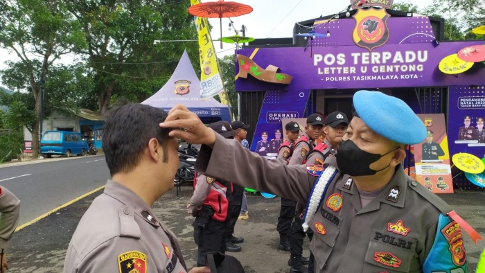 Personel Propam Polres Tasikmalaya Kota Lakukan Pengecekan Petugas Pospam Ops Lilin Lodaya 2022