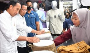 Tinjau Pasar Tanah Abang, Presiden Jokowi Pastikan Aktivitas Perekonomian Sektor Riil Berjalan Baik