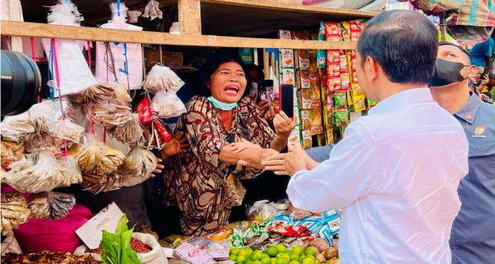 Presiden Jokowi Tinjau Aktivitas Pasar Bunda Sri Mersing di Dumai