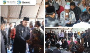 1a Penyerahan Bantuan Kepada Para Pemilik Kios Pasar Besi dan Burung Cikurubuk