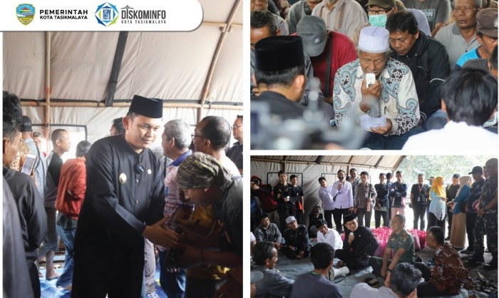 Penyerahan Bantuan Kepada Para Pemilik Kios Pasar Besi dan Burung Cikurubuk