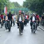 Awali Keketuaan ASEAN 2023, Presiden Jokowi Bersepeda dan Jalan ke Bundaran HI