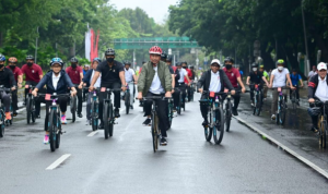 Awali Keketuaan ASEAN 2023, Presiden Jokowi Bersepeda dan Jalan ke Bundaran HI