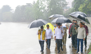 Tinjau Proyek Normalisasi Kali Ciliwung, Presiden Jokowi: “Segera Kita Lanjutkan Kembali”