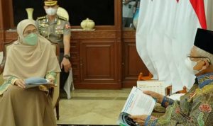 1a Menerima Dirut LPPOM MUI, Wapres K.H. Ma’ruf Amin Terima Laporan Kinerja Layanan Sertifikasi Halal