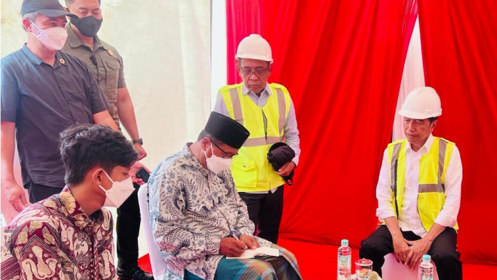 Presiden Jokowi Temui Perwakilan Warga yang Berdemo saat Peresmian Tol Semarang-Demak