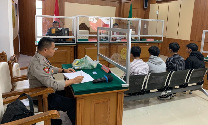 Pemuda Mabuk Yang Nyaris Tabrak Polisi, Jalani Sidang Tipiring di PN Tasikmalaya