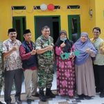 Dandim 0602/Serang Serahkan Kunci Rumah Program Bedah RTLH