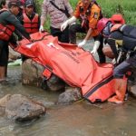 Penemuan Korban H. Maman Hermana Yang Terseret Arus Sungai di Desa Cibeureum