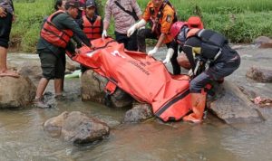 Penemuan Korban H. Maman Hermana Yang Terseret Arus Sungai di Desa Cibeureum