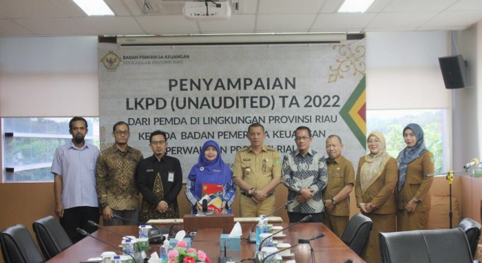 Meranti Jadi yang Pertama Serahkan LKPD Kepada BPK