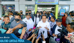 Beli Cabai di Maros, Presiden Jokowi: “Saya Mau Bandingkan Pedas Mana sama di Jakarta”