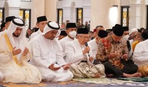 1a Awali Penggunaannya untuk Umum, Wapres K.H. Ma’ruf Amin Salat Subuh Berjamaah di Masjid Raya Syekh Zayed Solo