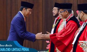 1a Presiden Jokowi Saksikan Pengambilan Sumpah Ketua dan Wakil Ketua MK Periode 2023-2028
