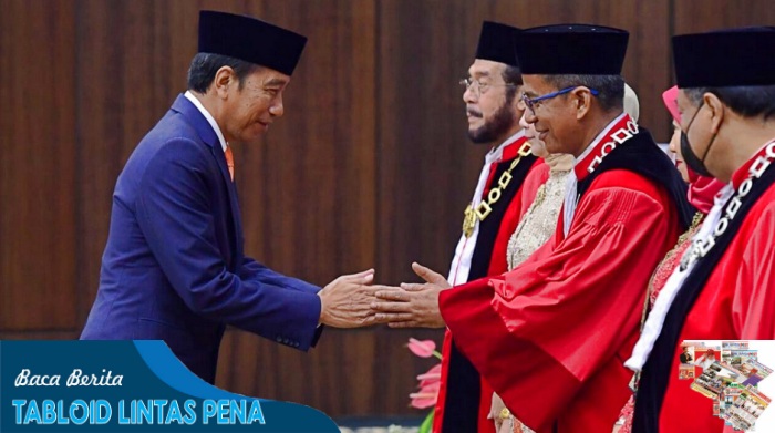 Presiden Jokowi Saksikan Pengambilan Sumpah Ketua dan Wakil Ketua MK Periode 2023-2028