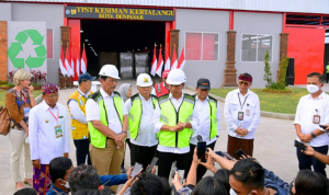 1a Presiden Jokowi Setujui Pengunduran Diri Menpora Amali, Tunjuk Menko PMK sebagai Plt
