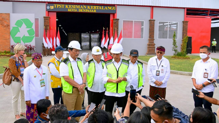 Presiden Jokowi Setujui Pengunduran Diri Menpora Amali, Tunjuk Menko PMK sebagai Plt