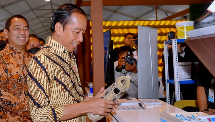 https://tabloidlintaspena.com/presiden-jokowi-penggunaan-produk-dalam-negeri-dongkrak-pertumbuhan-ekonomi/