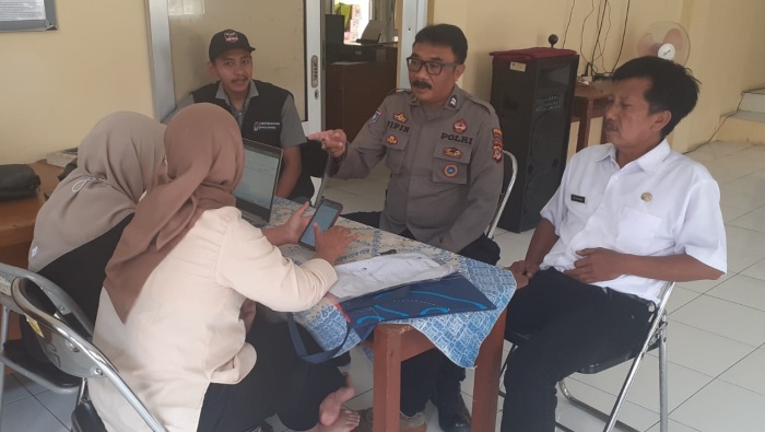 Korkom Dengan PPS Kelurahan Empangsari, Bhabinkamtibmas Pantau Tahapan Pemilu 2014