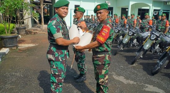 Dandim 0710/Pekalongan Serahkan Motor Baru Dari Menhan Kepada Babinsa