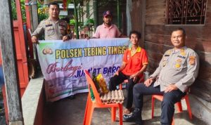 Jumat Barokah, Kapolsek Tebingtinggi Ulurkan Bantuan Sembako buat Cin Ho