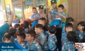 Polisi Sahabat Anak, Kanit Binmas dan Bahbinkamtibmas Polsek Cisayong Sambangi TK Kartini