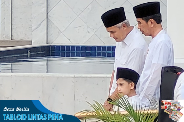 Ganjar dan Jokowi Kompak Jumatan Bareng di Masjid Sheikh Zayed Solo