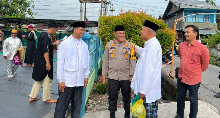 https://tabloidlintaspena.com/puluhan-personel-polres-meranti-amankan-pelaksanaan-shalat-idul-fitri/