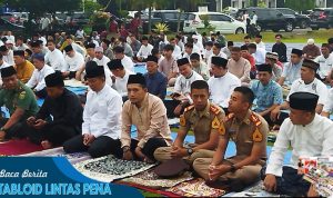 Pemkab lampung Utara dan Masyarakat Umum Gelar Shalat Idul Fitri 1444 Hijriyah Bersama di Halaman Pemda