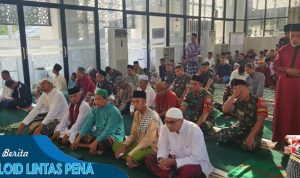 Satgas Pamtas Yonif 645/GTY Melaksanakan Sholat Idul Fitri Bersama Masyarakat di Perbatasan RI-Malaysia